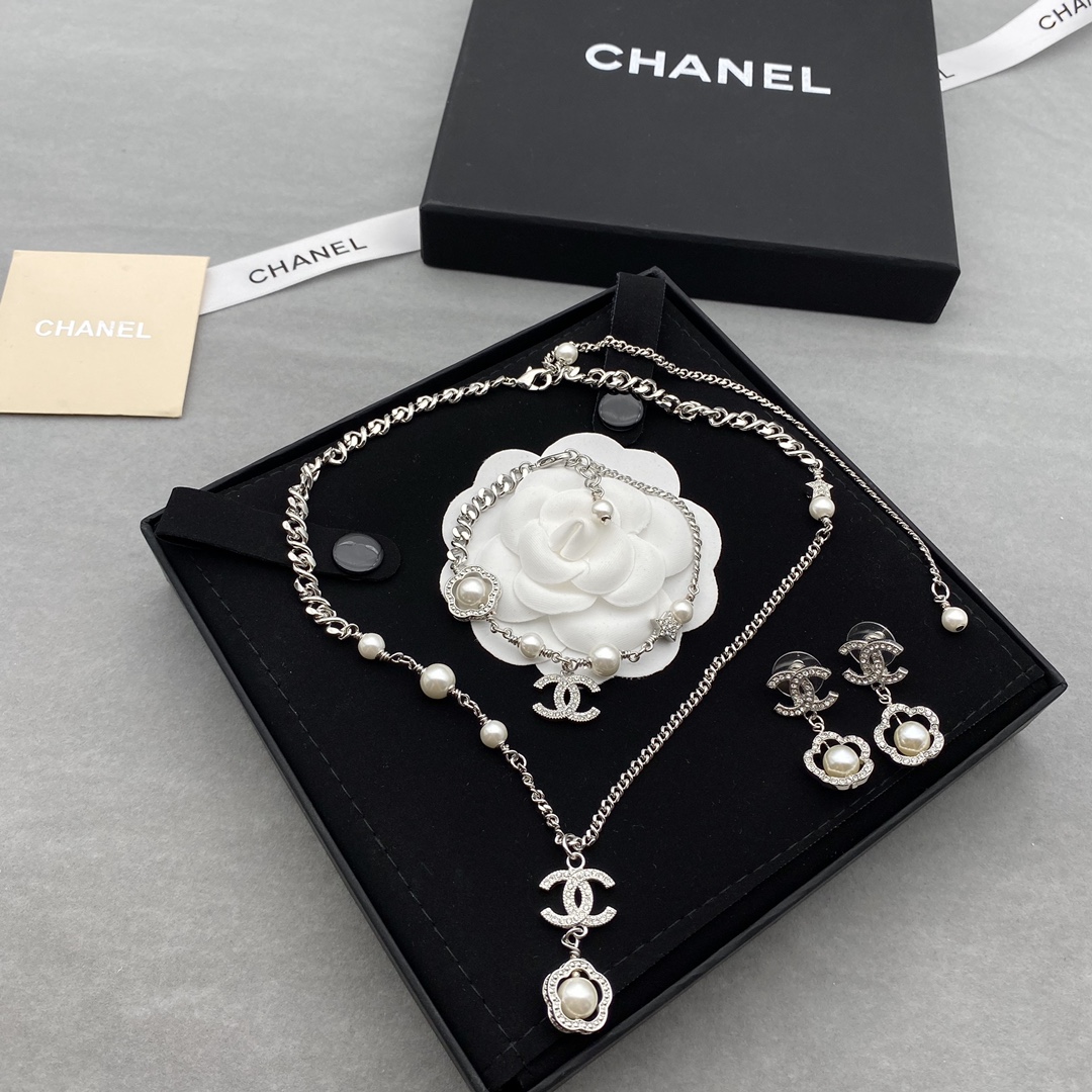 Chanel Flower Enhancer Pearl Bracelet Earrings Necklace - Best Replica Jewelry™