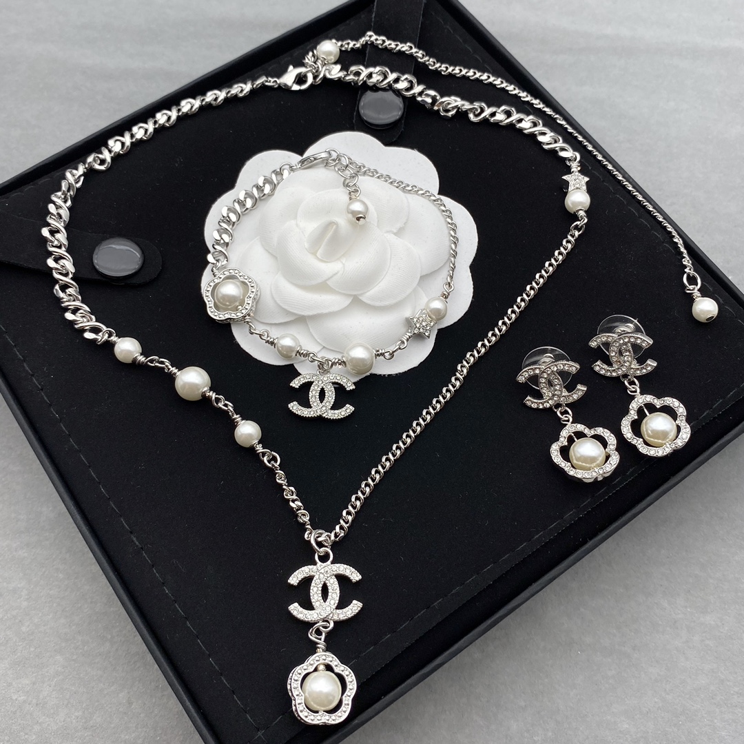 Chanel Flower Enhancer Pearl Bracelet Earrings Necklace - Best Replica Jewelry™