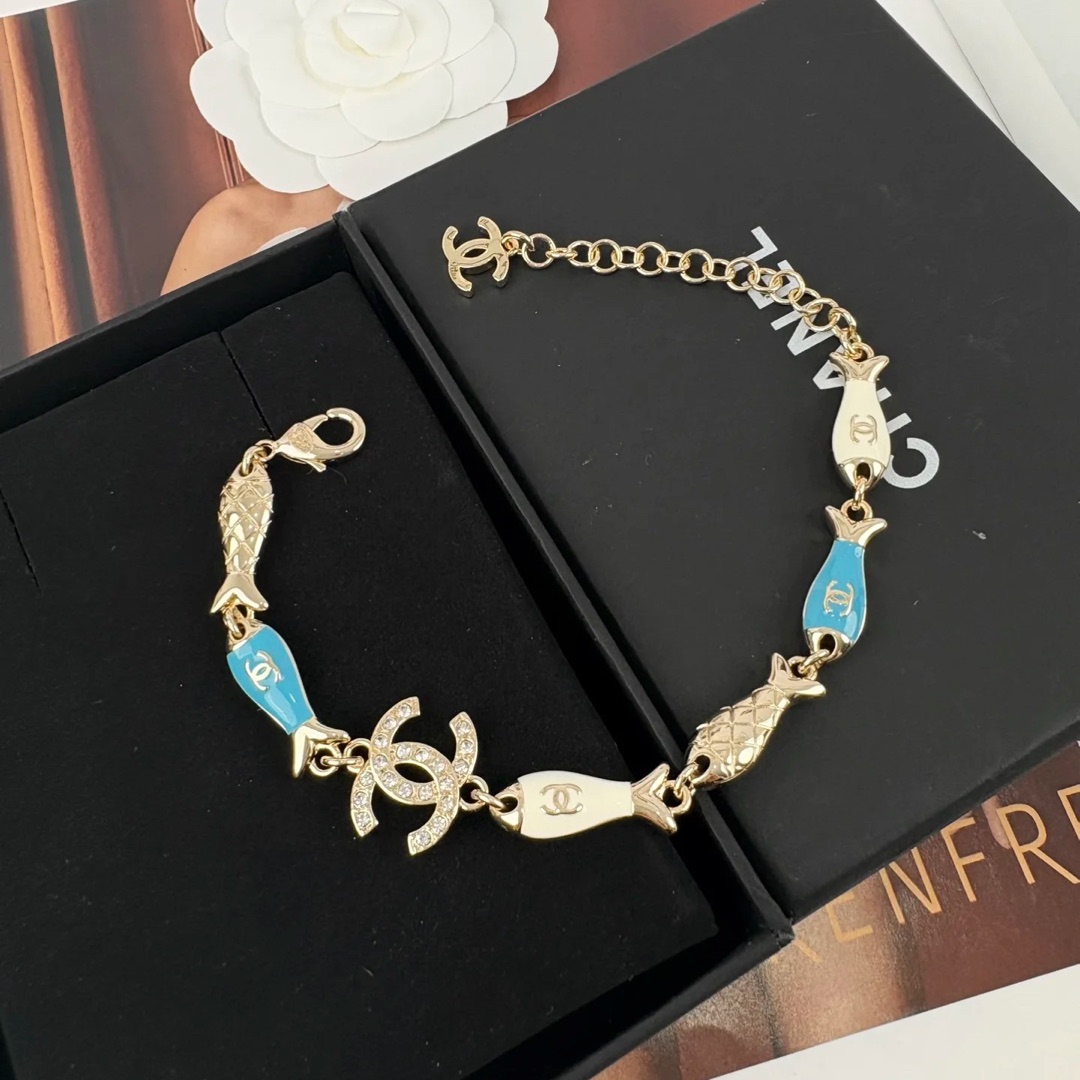 Chanel Color-Blocked White Blue Fish Bracelet - Best Replica Jewelry™
