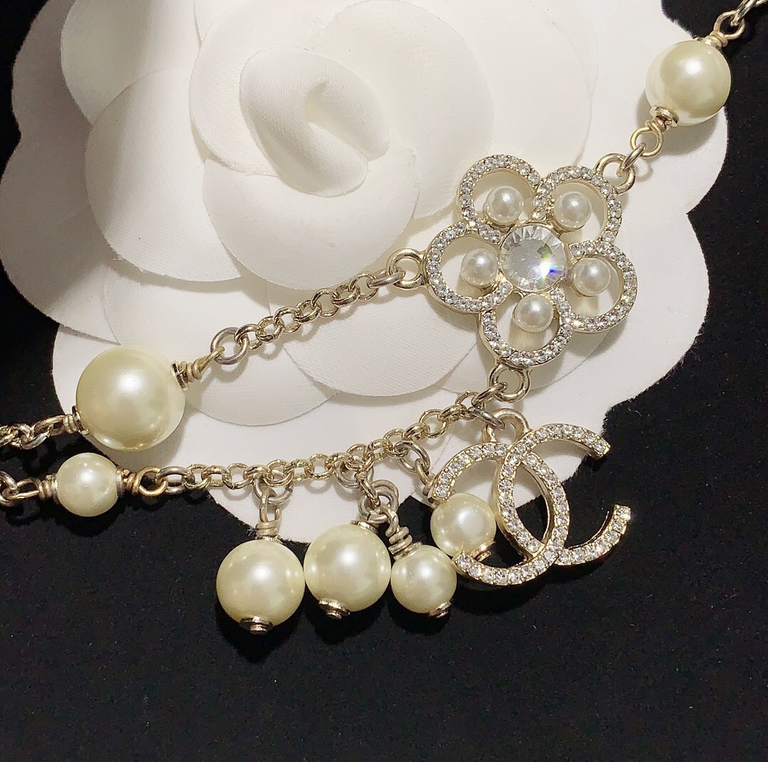 Chanel Pearl Flower Chain Bracelet - Best Replica Jewelry™