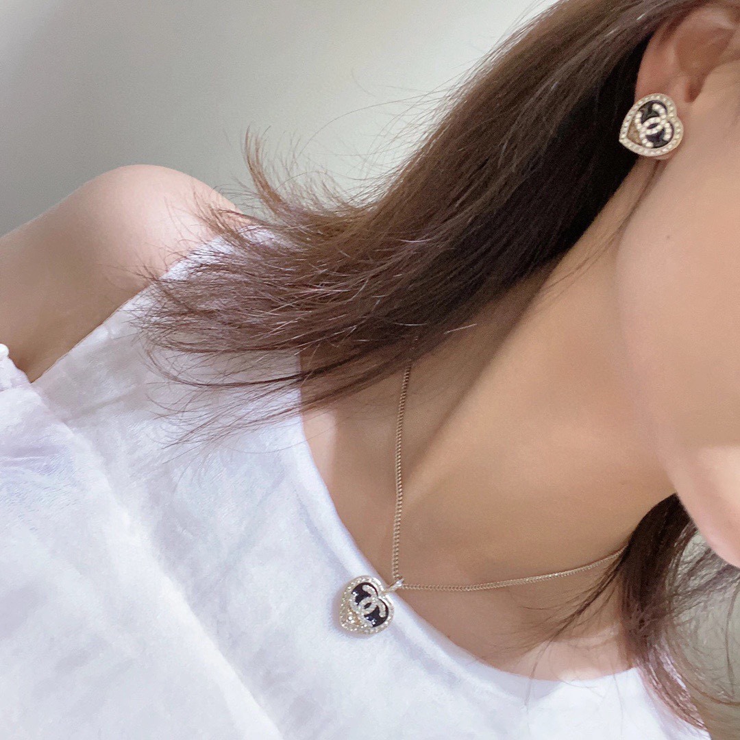 Chanel Colorblock Gold Black Heart Bracelet Earrings Necklace - Best Replica Jewelry™