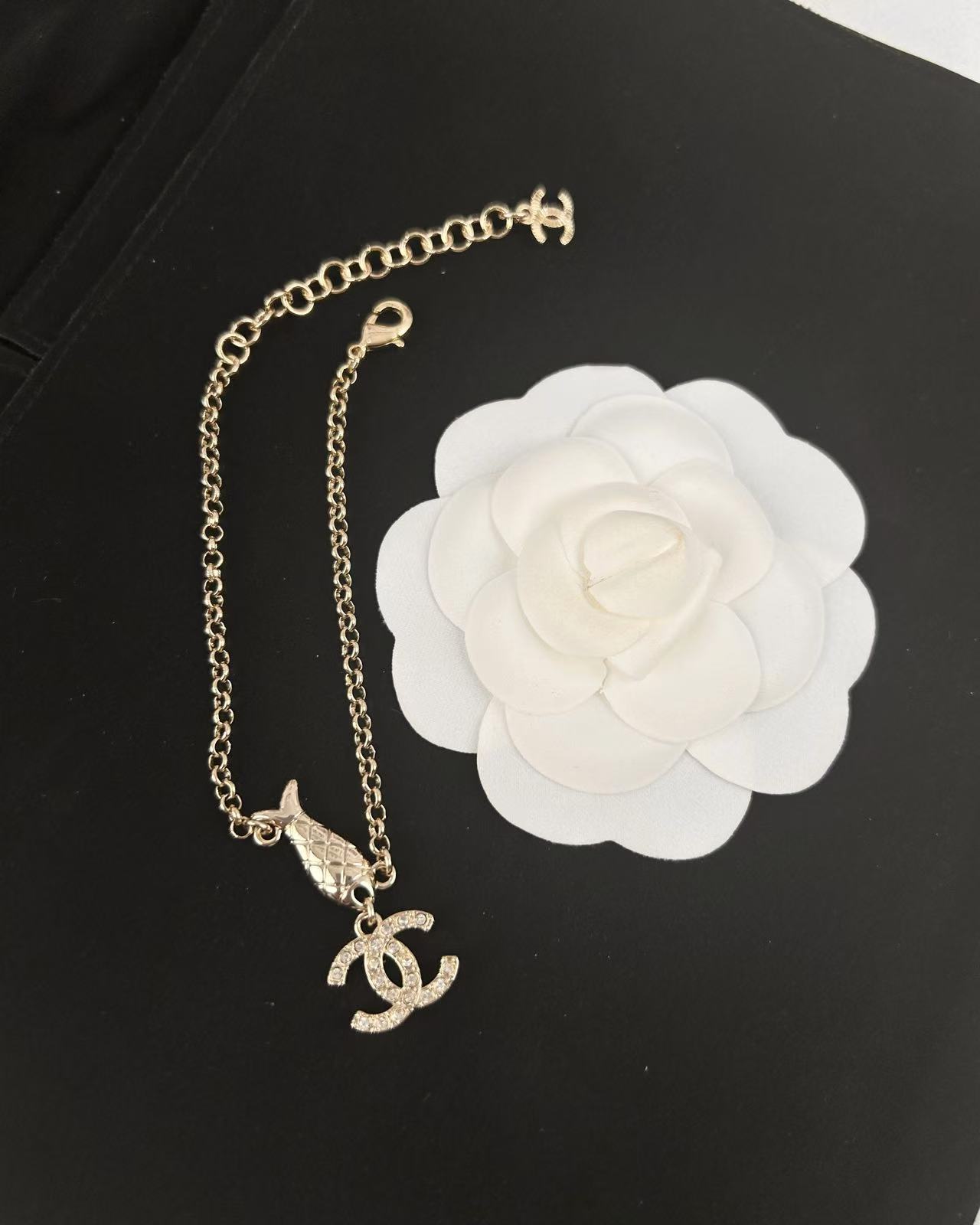 Chanel Light Gold Fish Bracelet - Best Replica Jewelry™