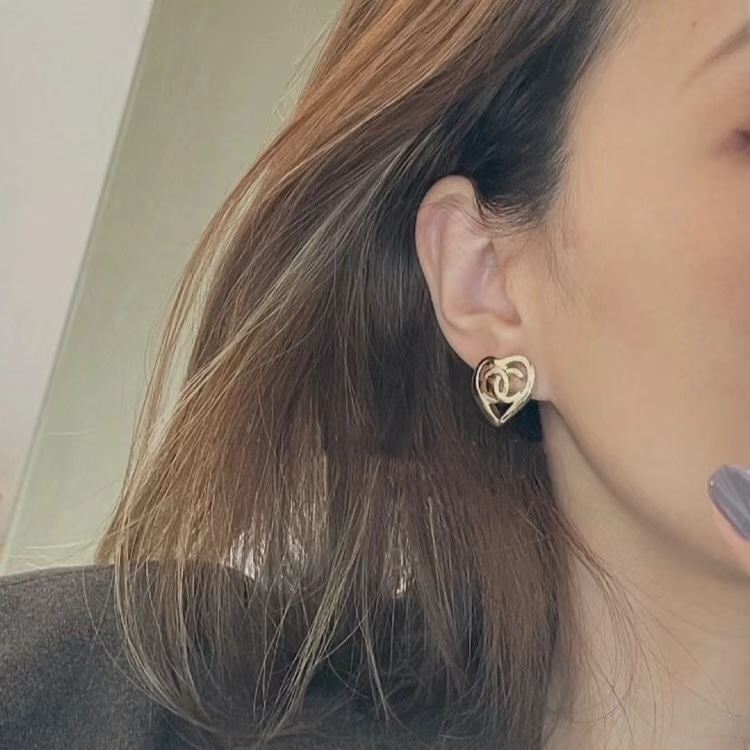 Chanel Hollow Heart Bracelet Earrings Ring Leather Necklace - Best Replica Jewelry™