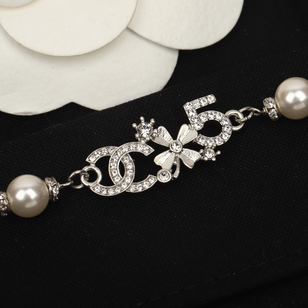 Chanel NO.5 Clover Silver Bracelet - Best Replica Jewelry™