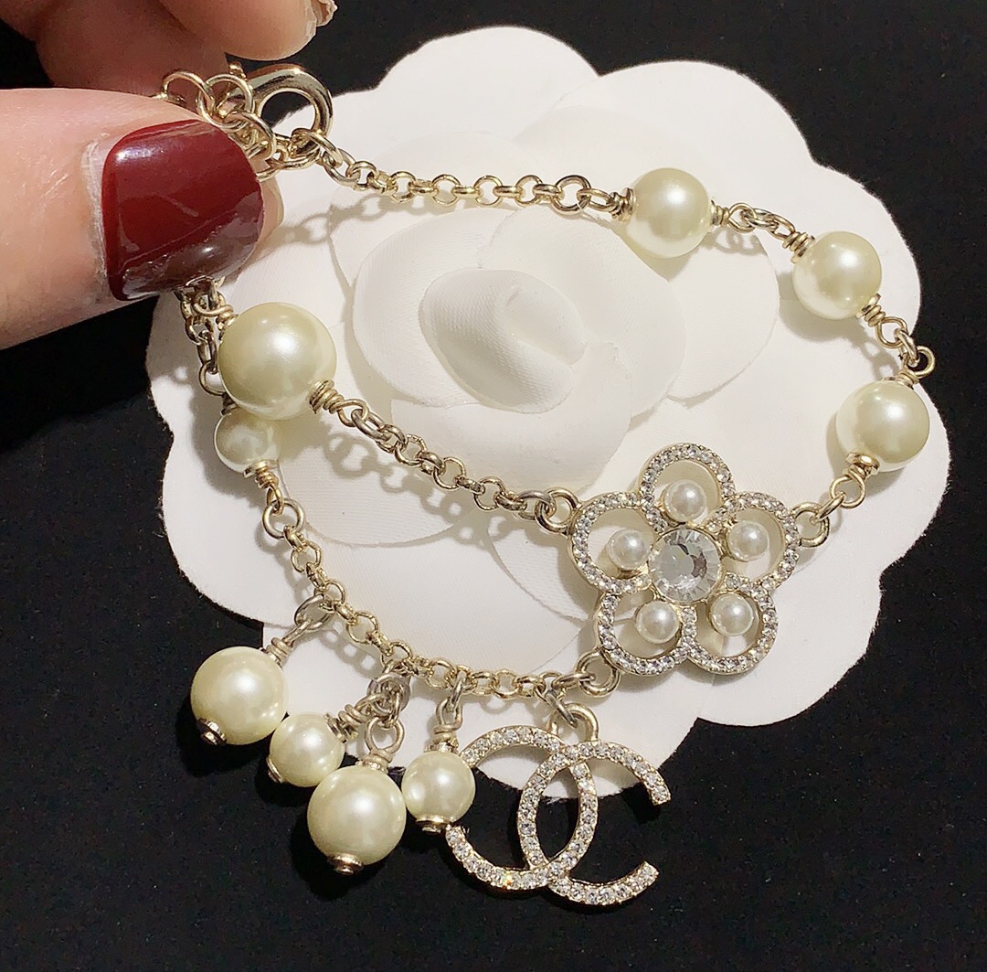 Chanel Pearl Flower Chain Bracelet - Best Replica Jewelry™