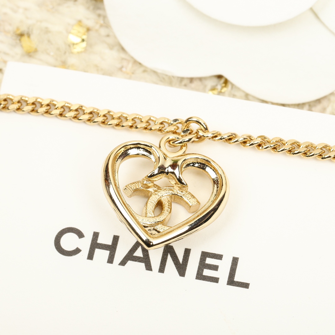 Chanel Hollow Heart Charm O Chain Bracelet - Best Replica Jewelry™