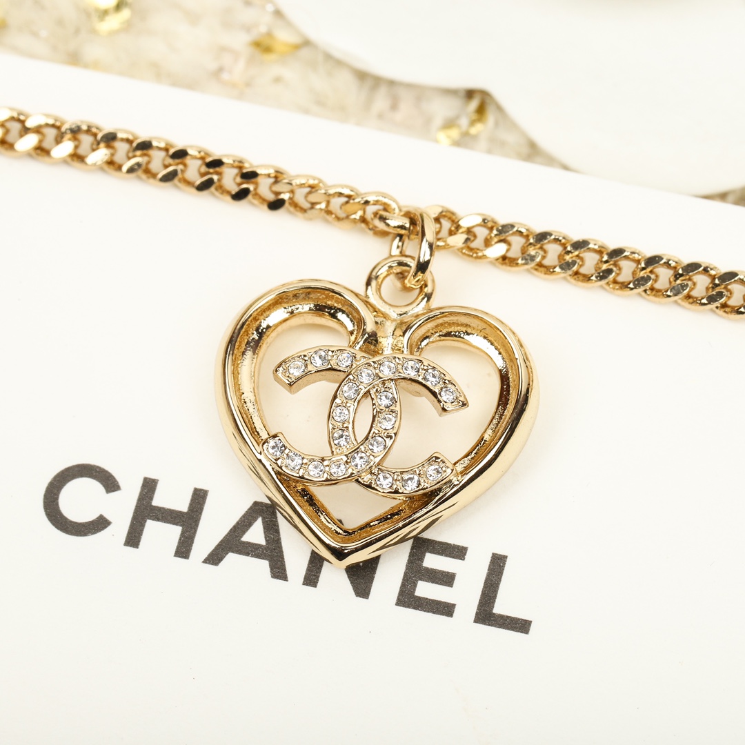 Chanel Hollow Heart Charm O Chain Bracelet - Best Replica Jewelry™