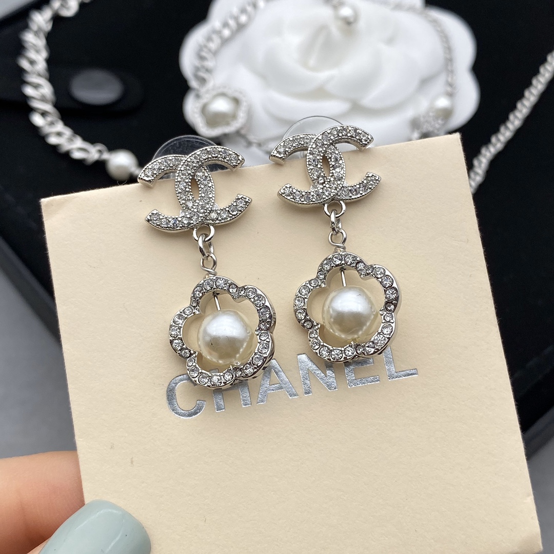 Chanel Flower Enhancer Pearl Bracelet Earrings Necklace - Best Replica Jewelry™