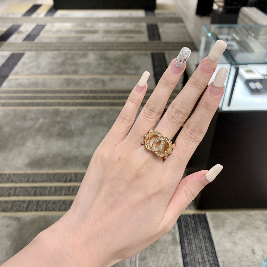 Chanel Wide Hollow Ear of Wheat Ring - Best Replica Jewelry™