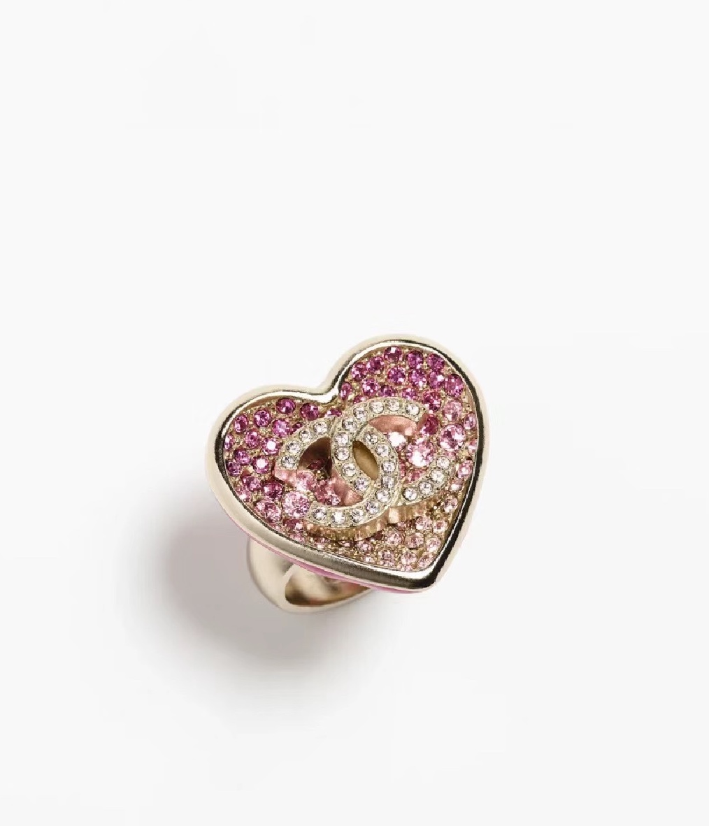Chanel Pink Color Gradient Diamond Heart Ring - Best Replica Jewelry™