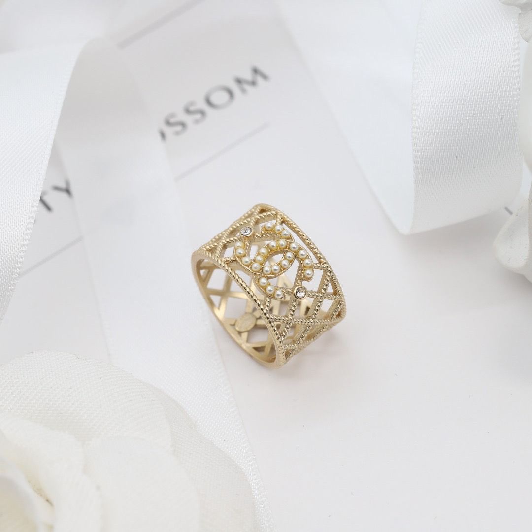 Chanel Light Gold Hollow Pearl CC Ring - Best Replica Jewelry™