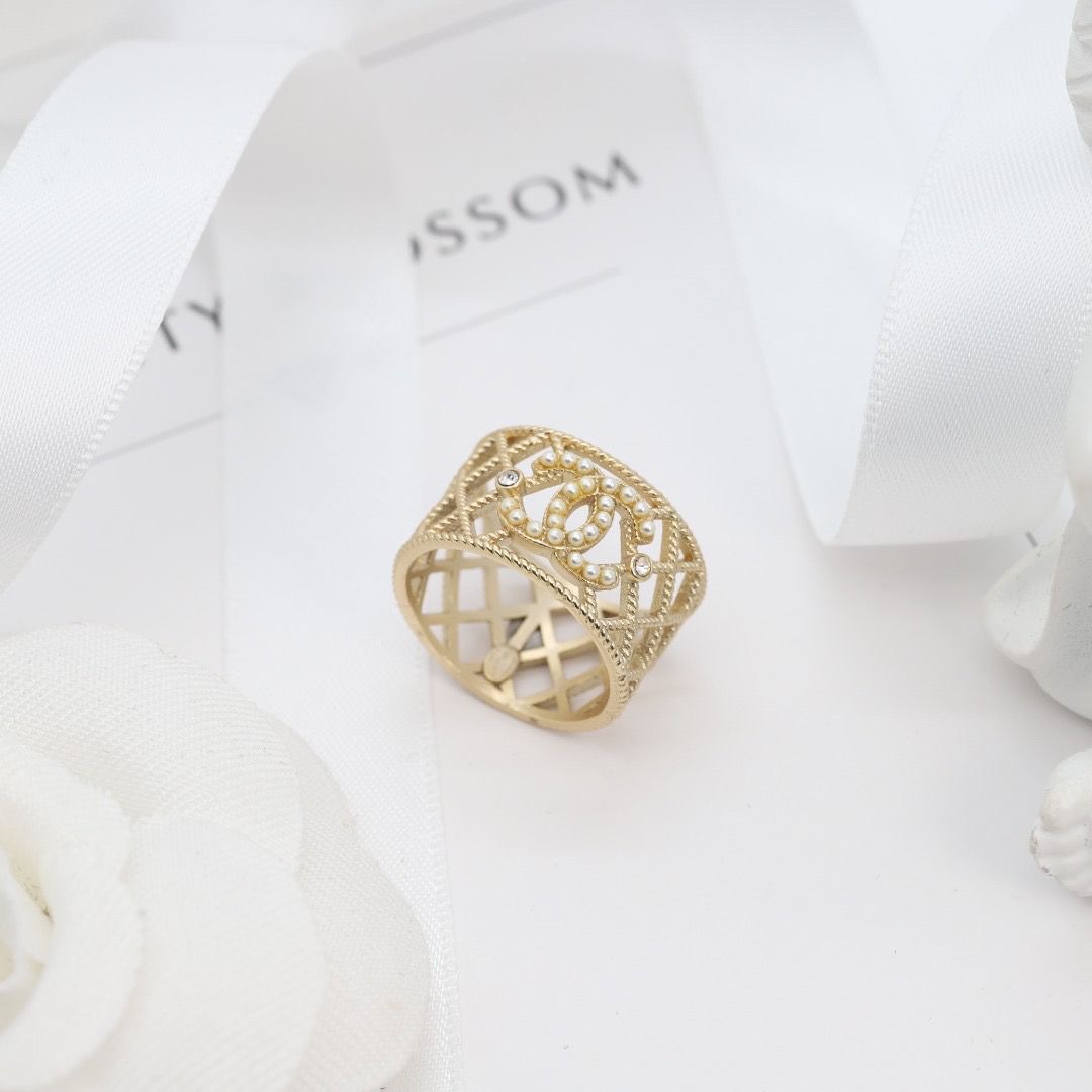 Chanel Light Gold Hollow Pearl CC Ring - Best Replica Jewelry™