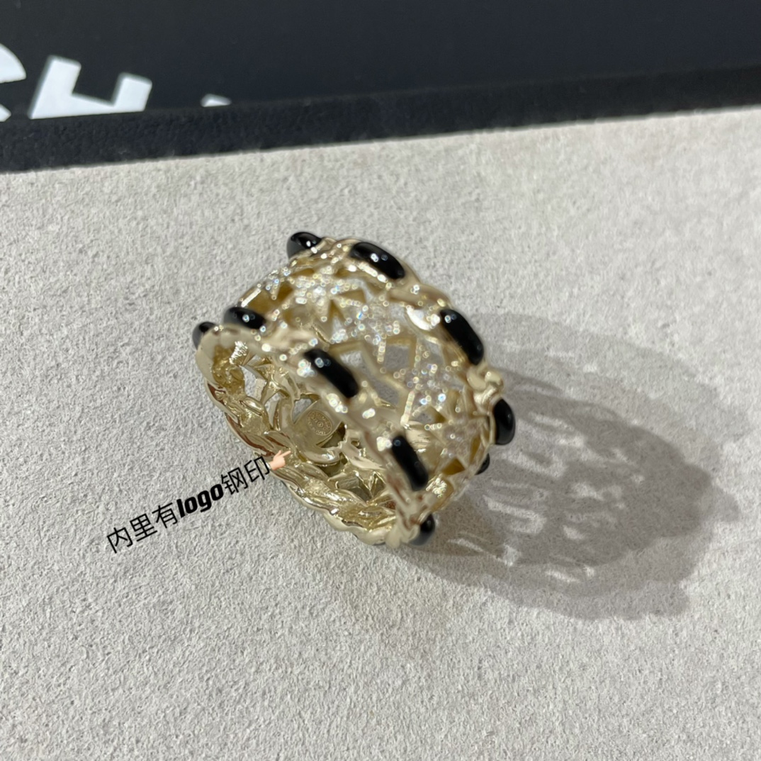 Chanel Coco Crush Ring - Wide No Diamond - Best Replica Jewelry™