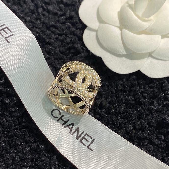 Chanel Light Gold Hollow Pearl CC Ring - Best Replica Jewelry™