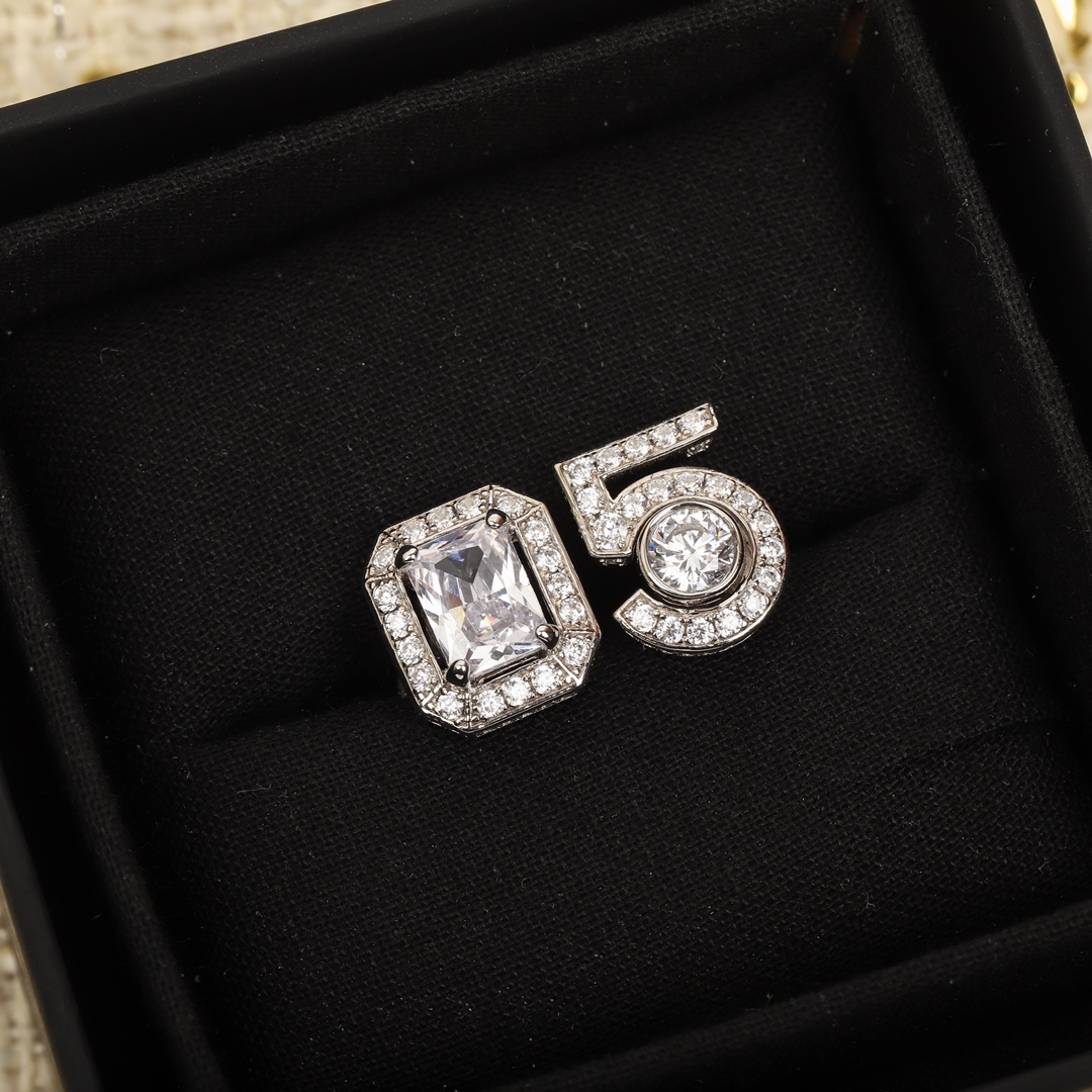 Chanel Open Cuff NO.5 Ring - Best Replica Jewelry™