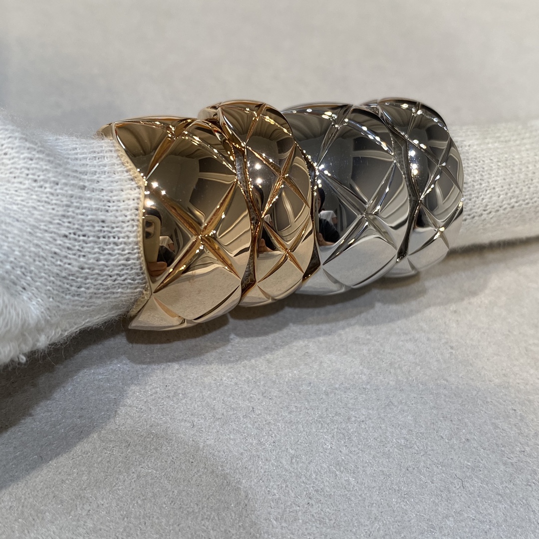 Chanel No Diamond Wide Coco Crush Ring - Best Replica Jewelry™