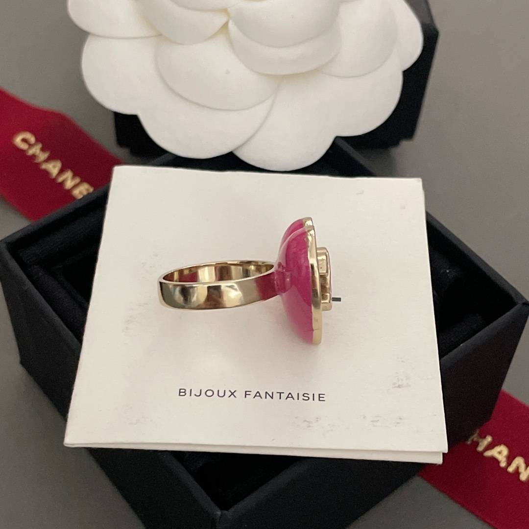Chanel Pink Color Gradient Diamond Heart Ring - Best Replica Jewelry™