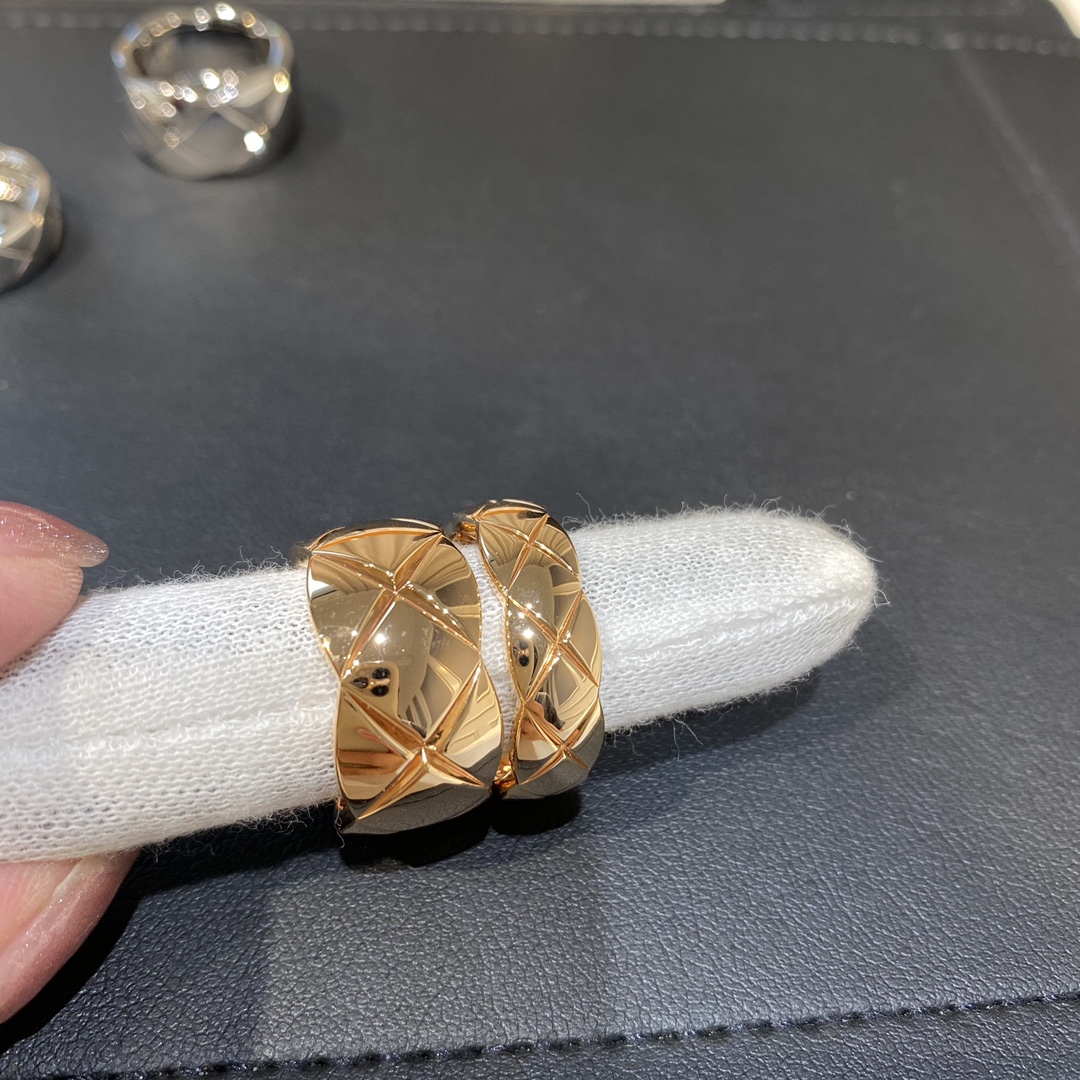 Chanel No Diamond Wide Coco Crush Ring - Best Replica Jewelry™