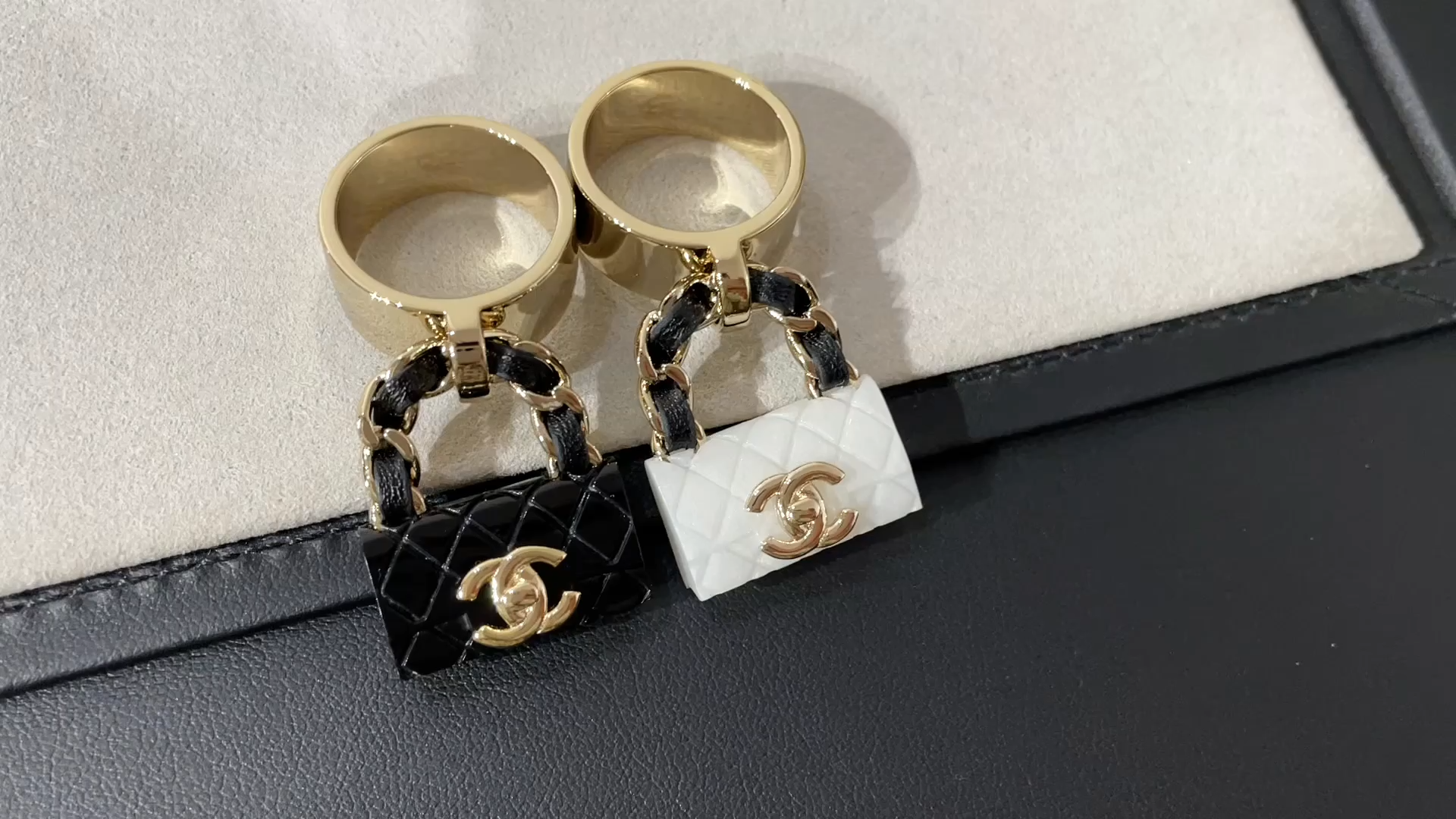 Chanel Ring Handle Bag - Best Replica Jewelry™
