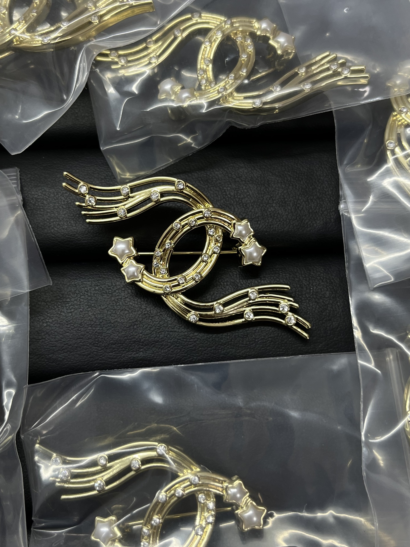 Chanel Faux Pearl Star Art Brooch - Best Replica Jewelry™