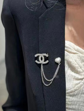 Chanel Silver Chain Tassel Brooch - Best Replica Jewelry™