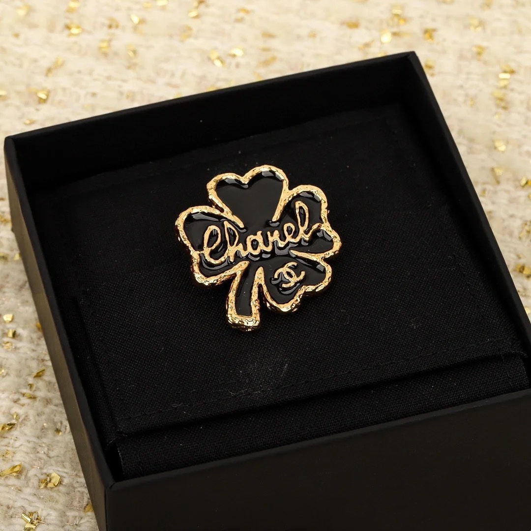 Chanel Black Lucky Clover Brooch - Best Replica Jewelry™