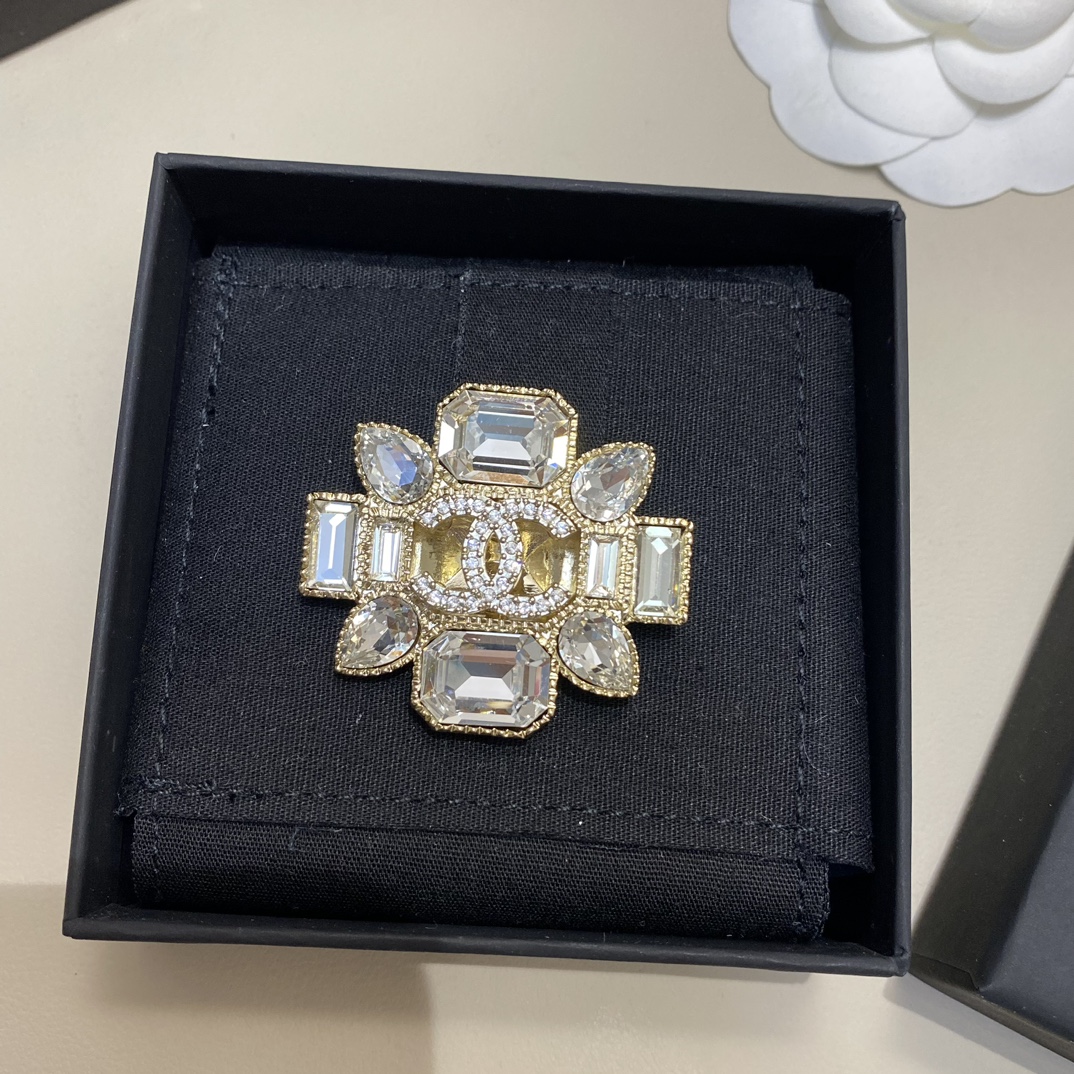 Chanel Luxury Rhinestone Flower Brooch - Best Replica Jewelry™