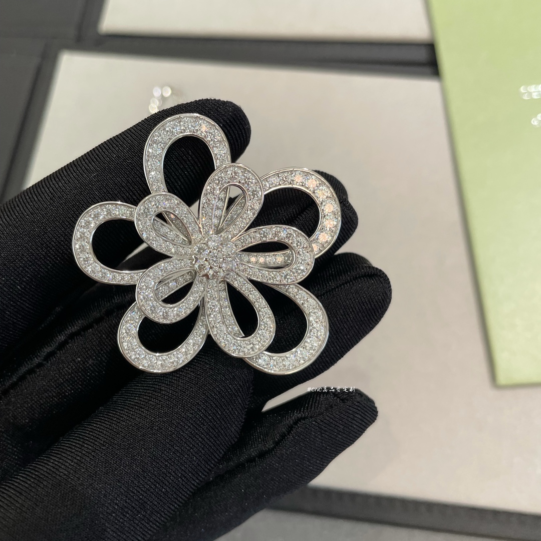 Van Cleef & Arpels Brooches - Best Replica Jewelry™