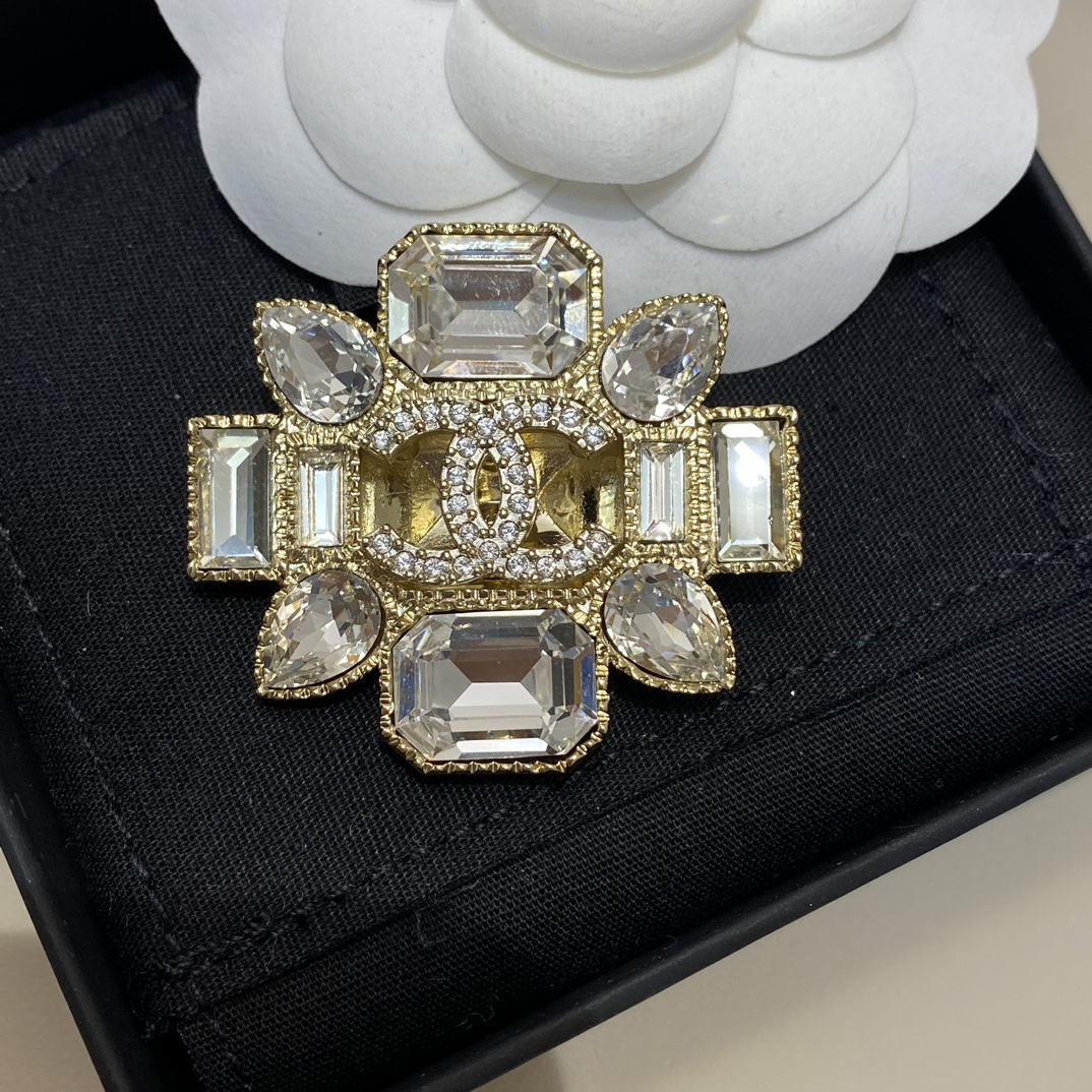 Chanel Luxury Rhinestone Flower Brooch - Best Replica Jewelry™