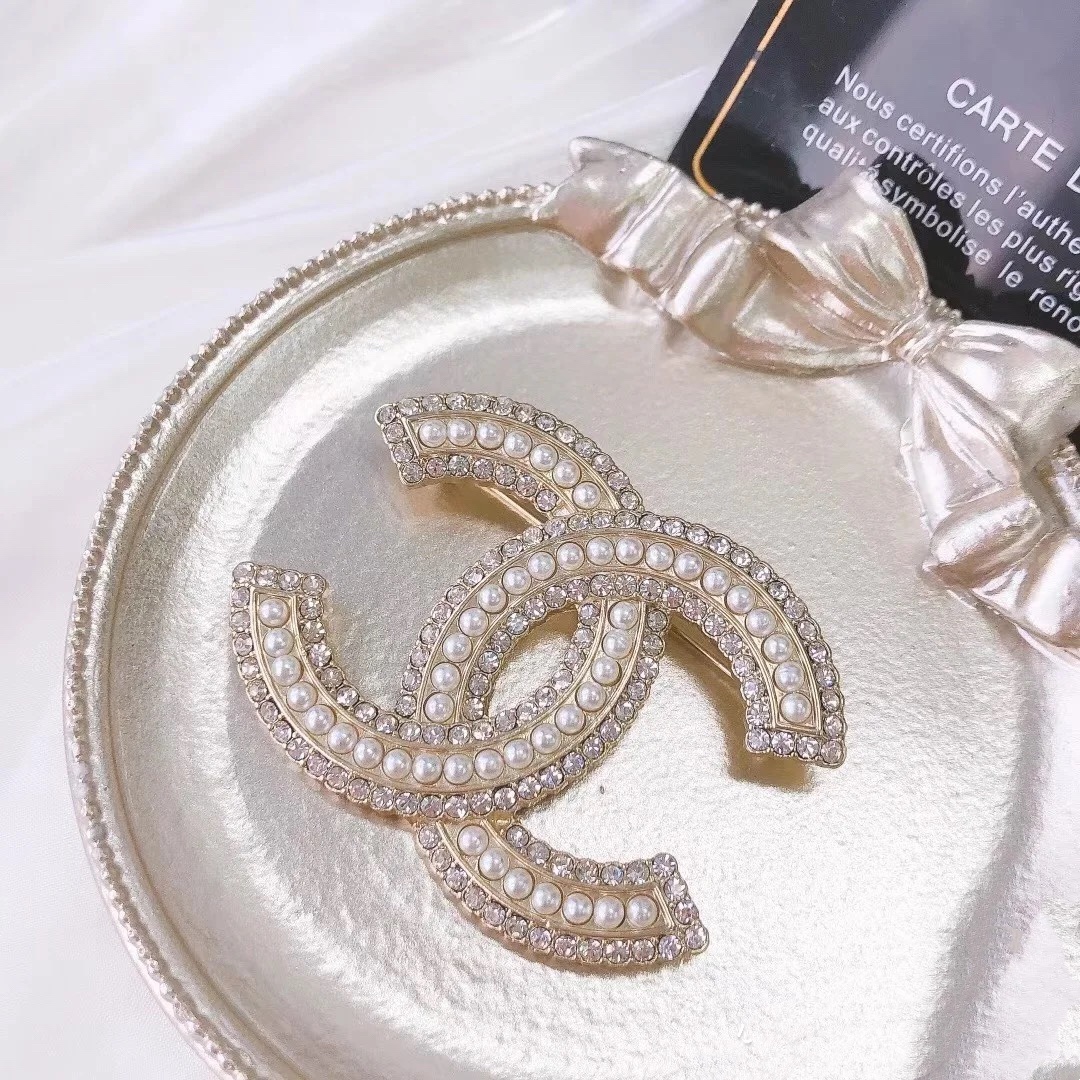 Chanel Classic Light Gold Diamond Pearl Coco Brooch - Best Replica Jewelry™