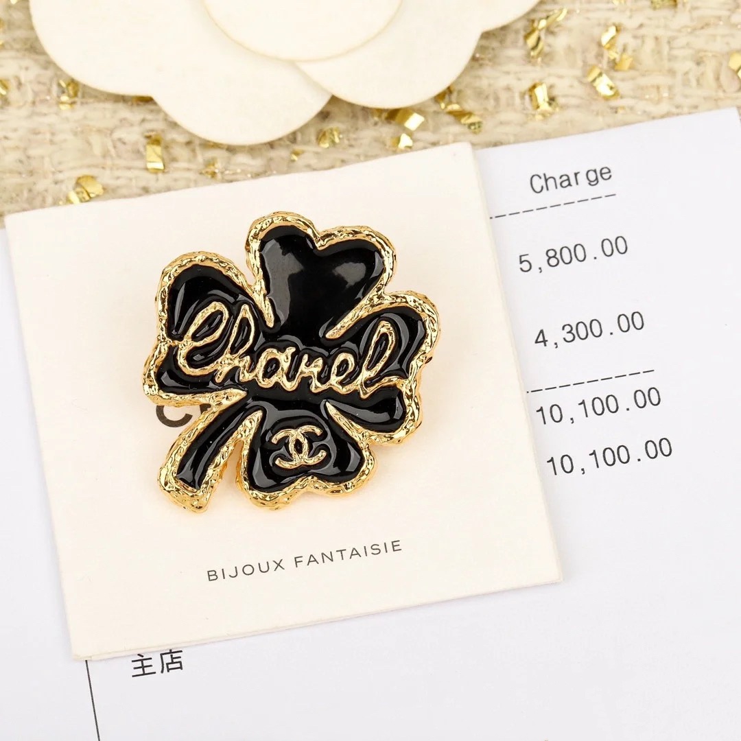 Chanel Black Lucky Clover Brooch - Best Replica Jewelry™