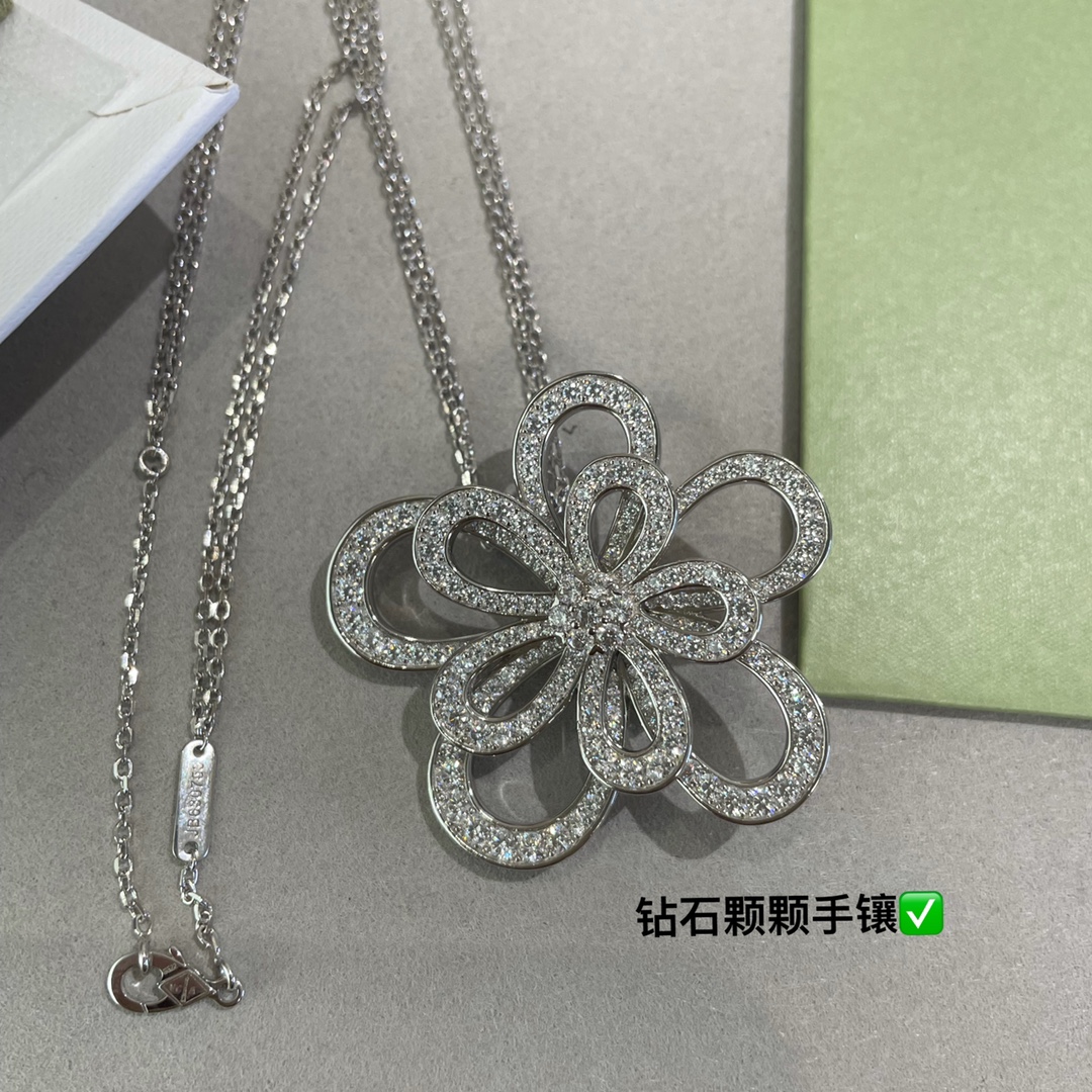 VCA Hollow Flower Detachable Pendant Necklace & Brooch 2-in-1 - Best Replica Jewelry™