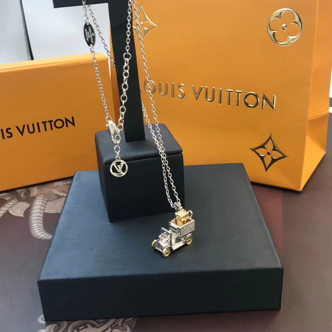 Louis Vuitton Men Necklace in Silver - Best Replica Jewelry™