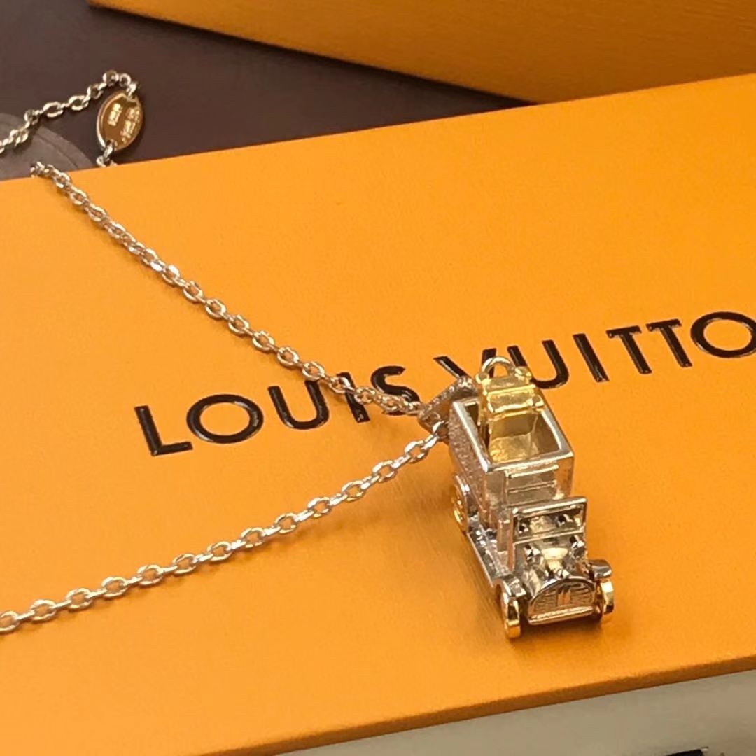 Louis Vuitton Men Necklace in Silver - Best Replica Jewelry™