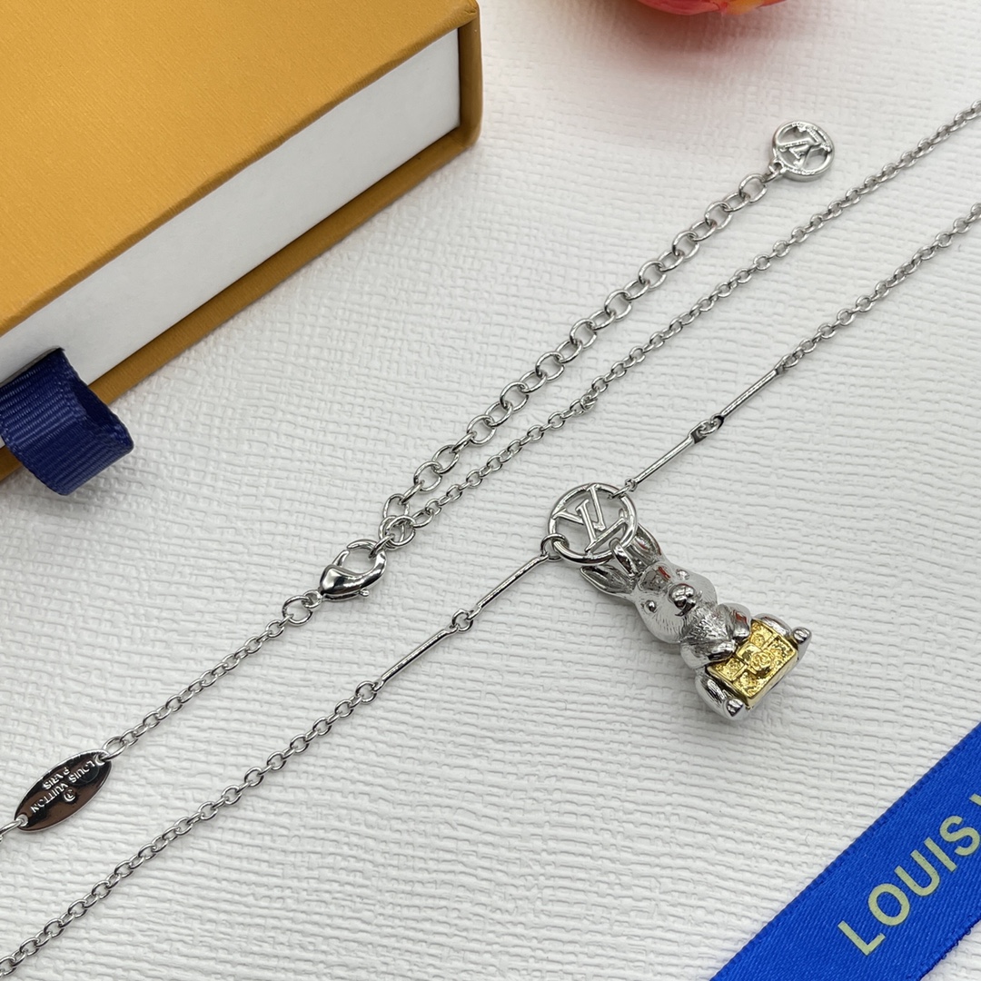 Louis Vuitton Rabbit Necklace - Best Replica Jewelry™