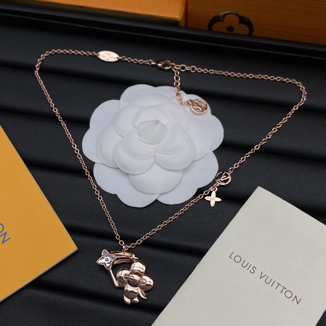 Louis Vuitton New Pendant Necklace - Best Replica Jewelry™