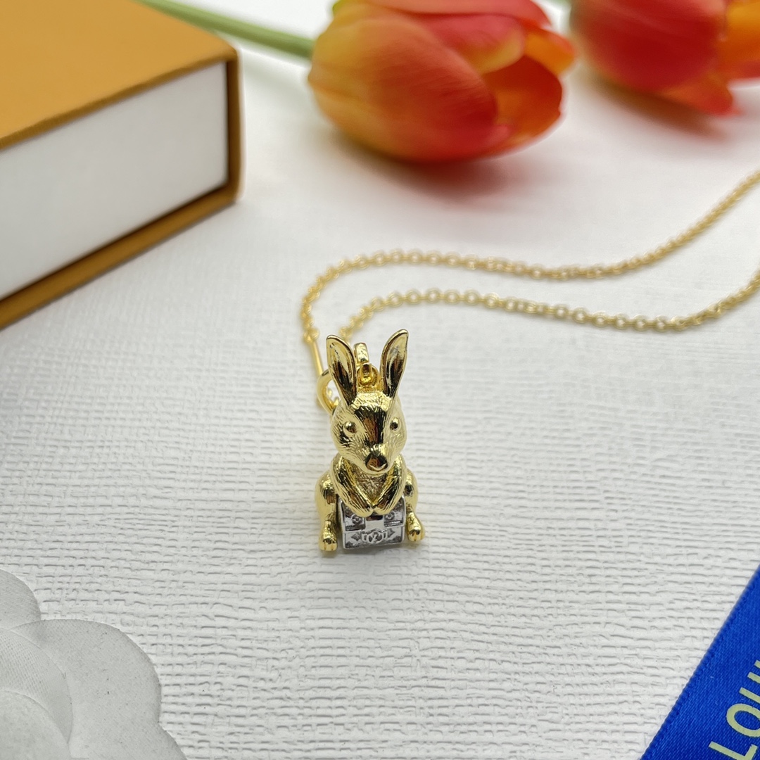 Louis Vuitton Rabbit Necklace - Best Replica Jewelry™