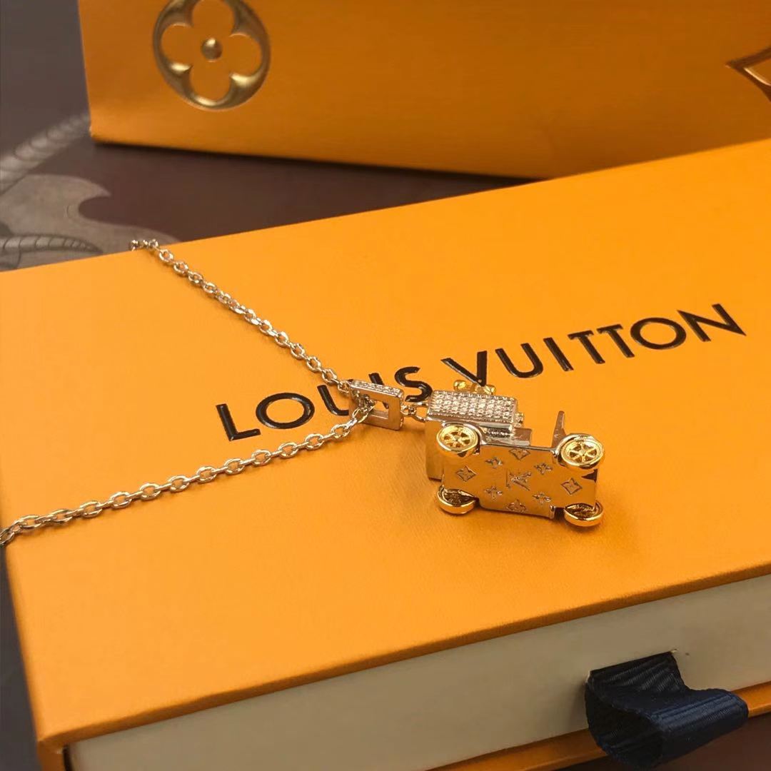 Louis Vuitton Men Necklace in Silver - Best Replica Jewelry™