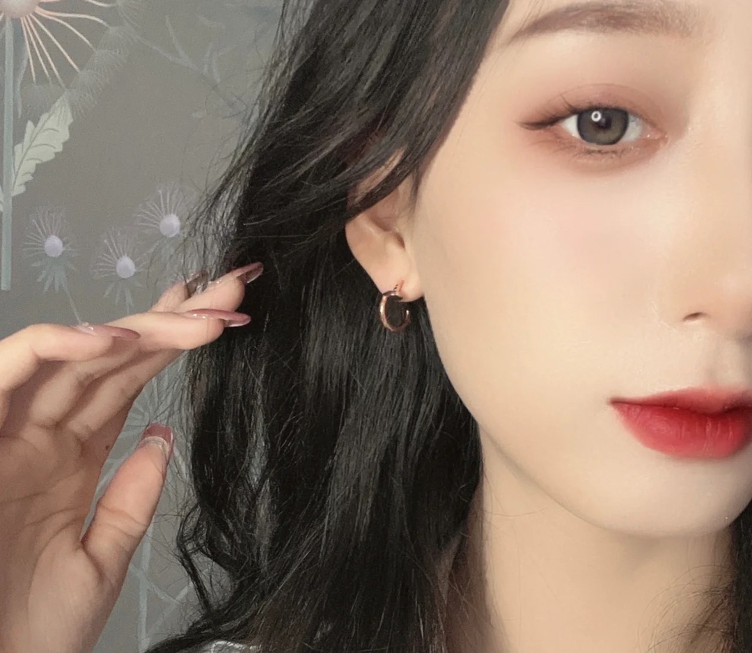 Cartier Juste un Clou Hoop Earrings, Small Model - Best Replica Jewelry™