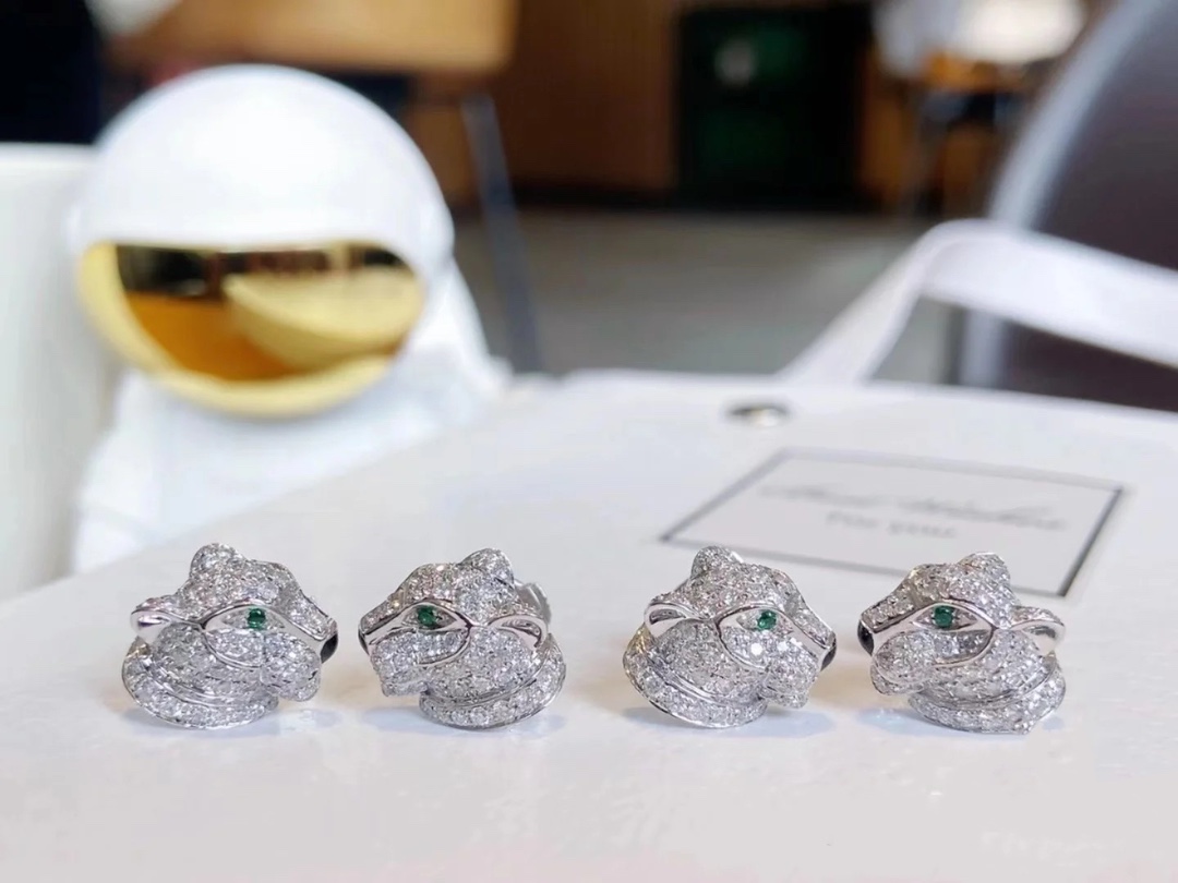 Cartier Full Paved Diamond Leopard Stud Earrings - Best Replica Jewelry™