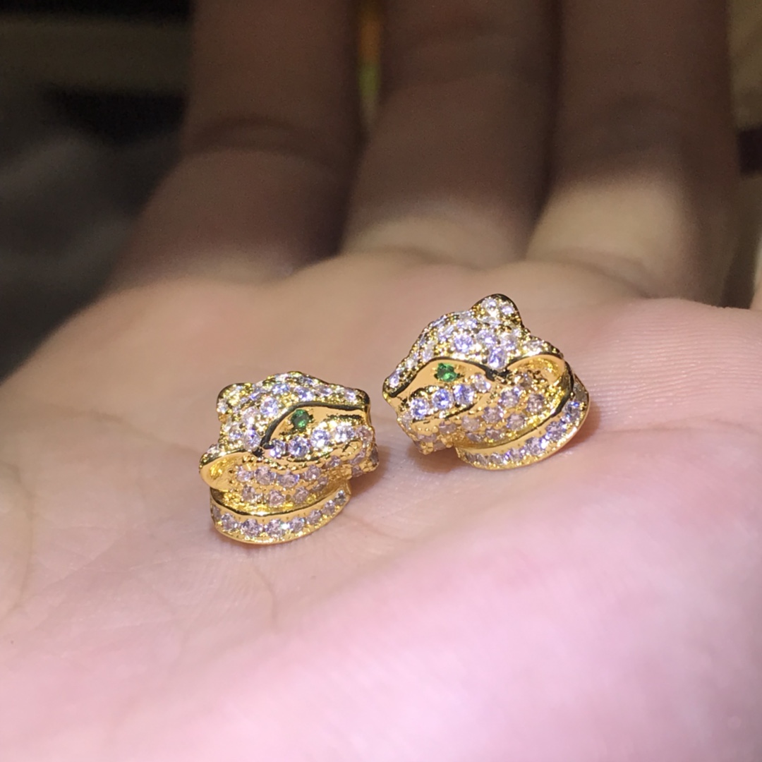 Cartier Full Paved Diamond Leopard Stud Earrings - Best Replica Jewelry™