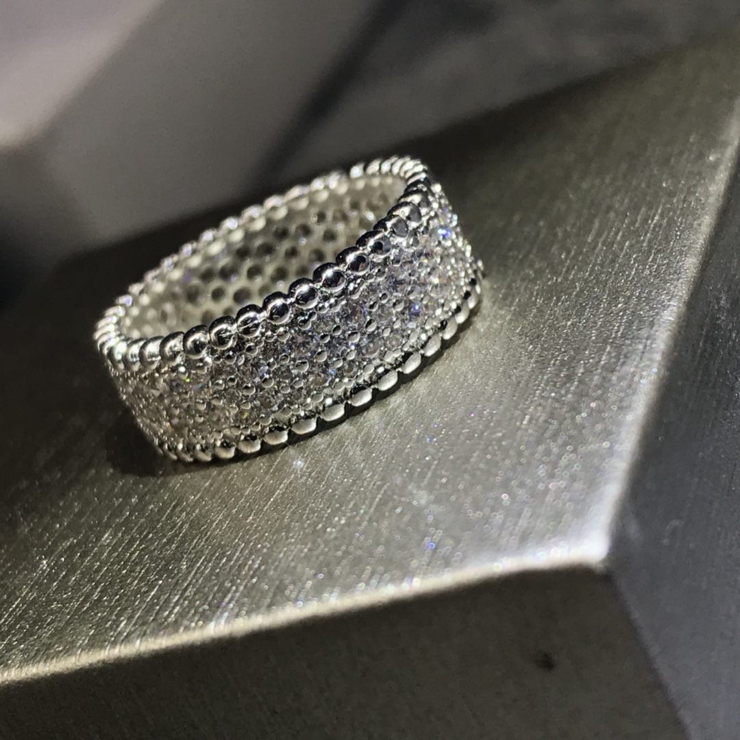 VCA Wide Perlee Diamonds Ring - Best Replica Jewelry™