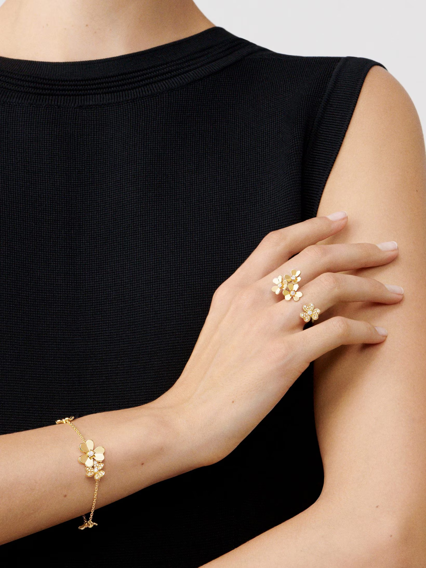 VCA Frivole Between the Finger Ring - Best Replica Jewelry™