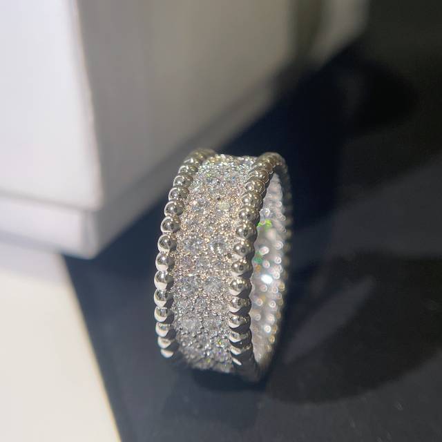 VCA Wide Perlee Diamonds Ring - Best Replica Jewelry™