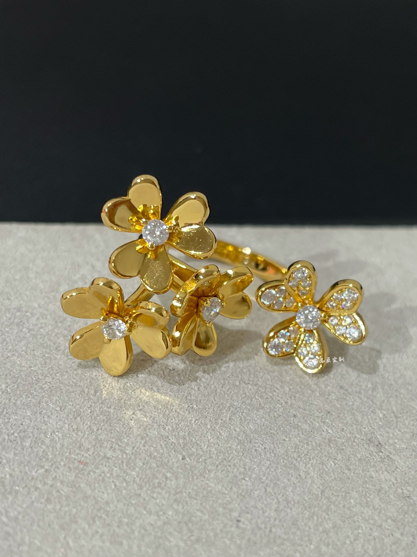 VCA Frivole Between the Finger Ring - Best Replica Jewelry™