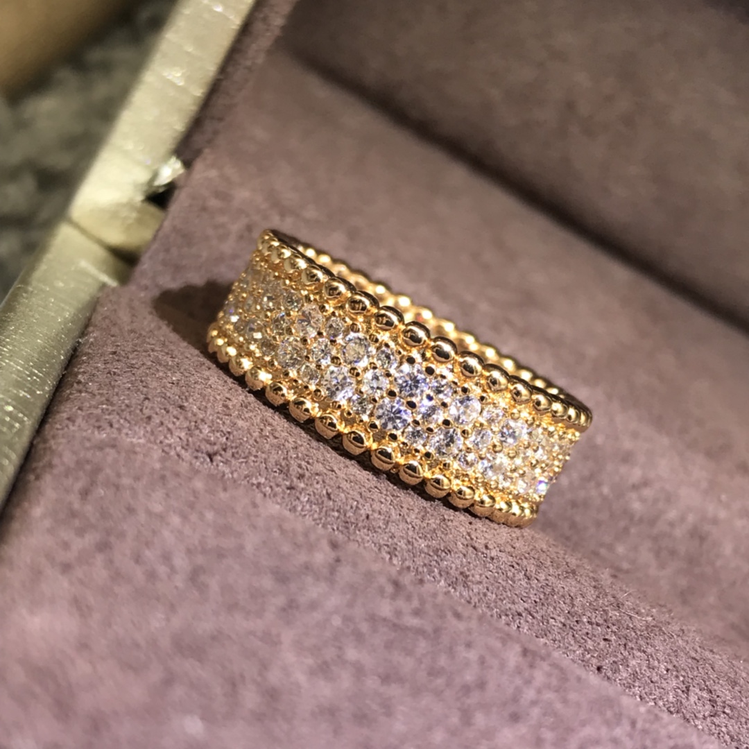 VCA Wide Perlee Diamonds Ring - Best Replica Jewelry™