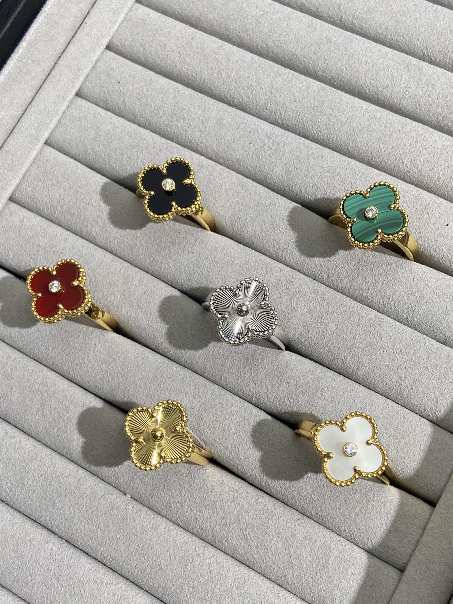 VCA Vintage Alhambra Ring - Best Replica Jewelry™