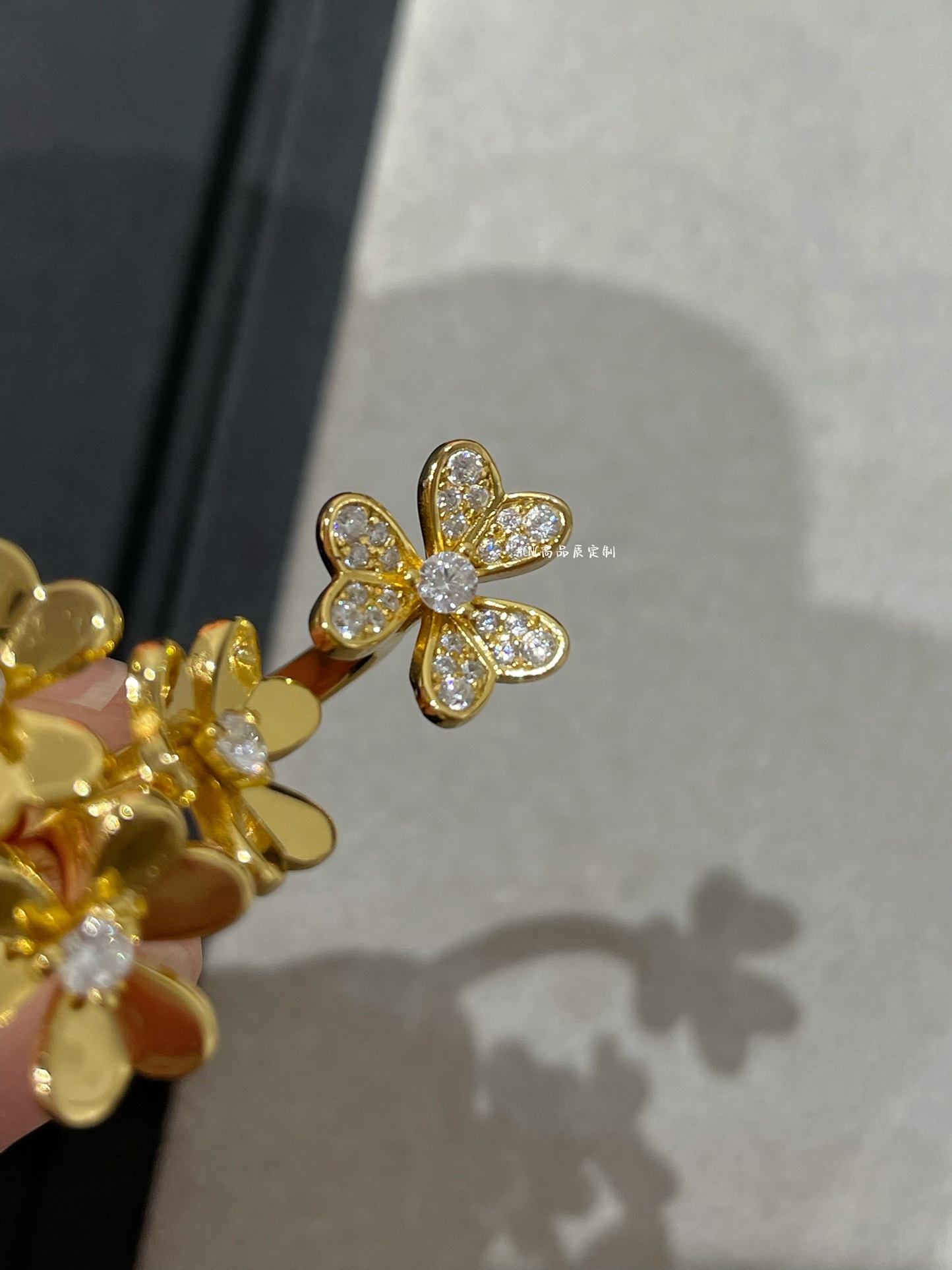 VCA Frivole Between the Finger Ring - Best Replica Jewelry™