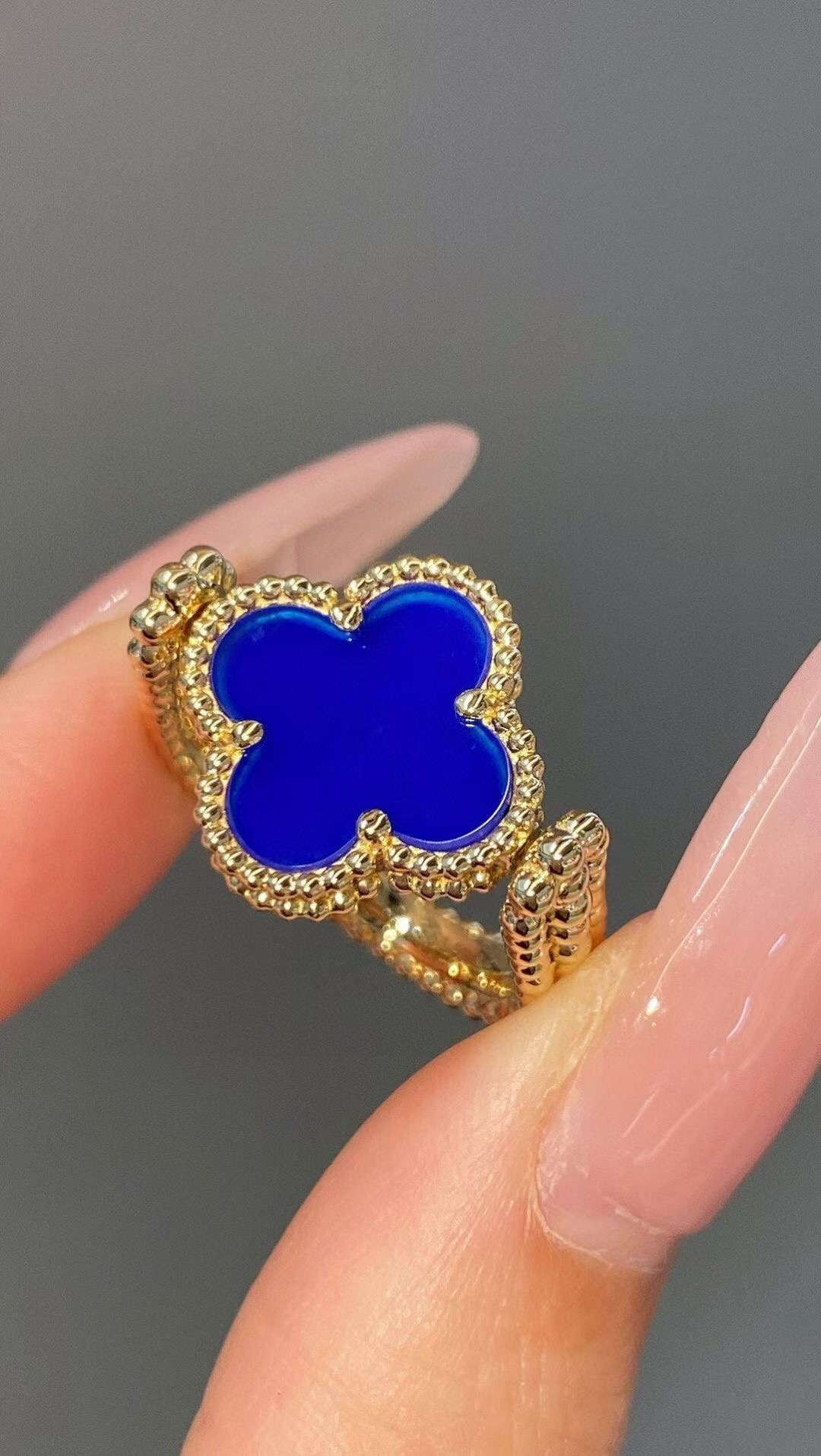 VCA Vintage Alhambra Reversible Ring, Yellow Gold, Blue Agate, Diamond - Best Replica Jewelry™