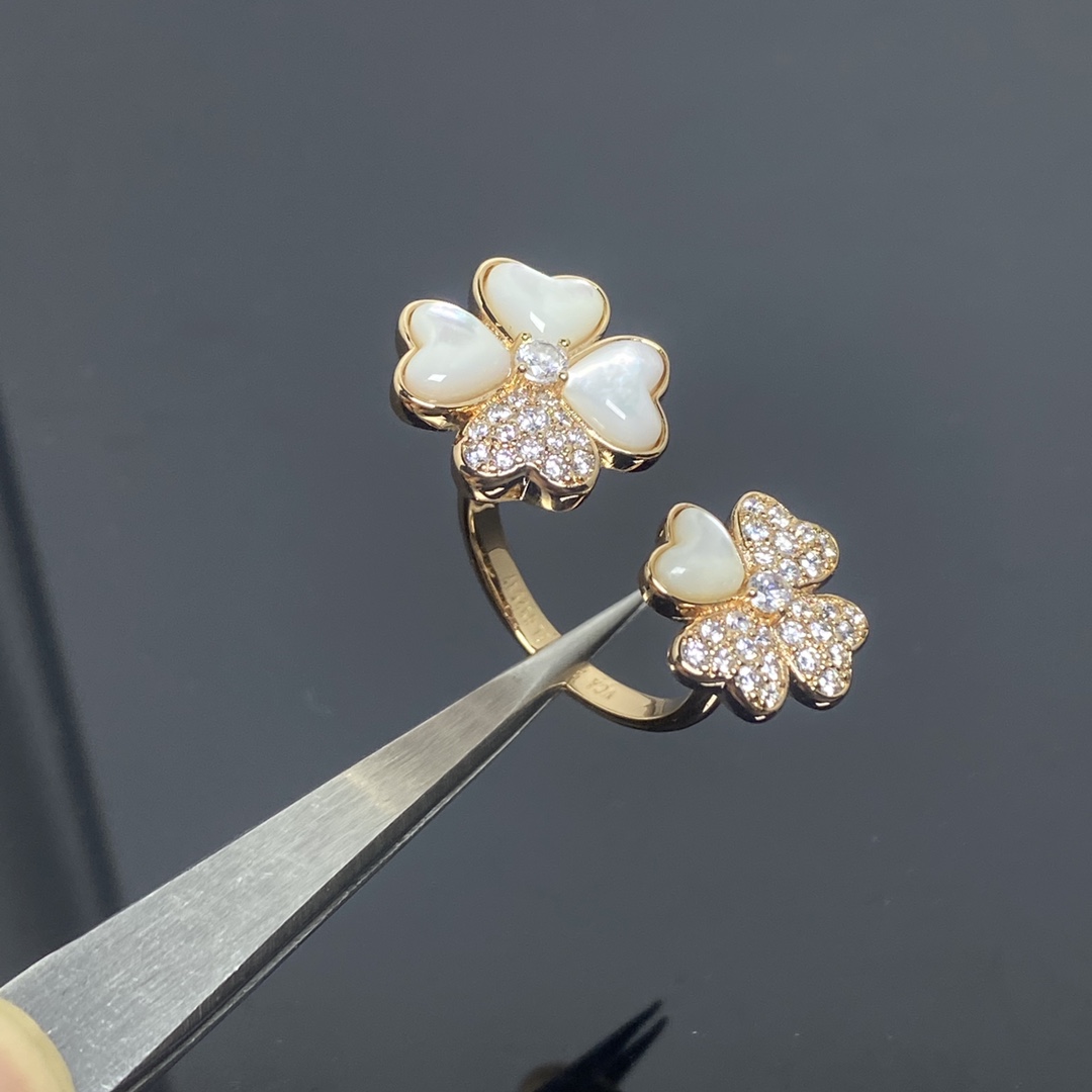 VCA Cosmos Between the Finger Ring - Best Replica Jewelry™